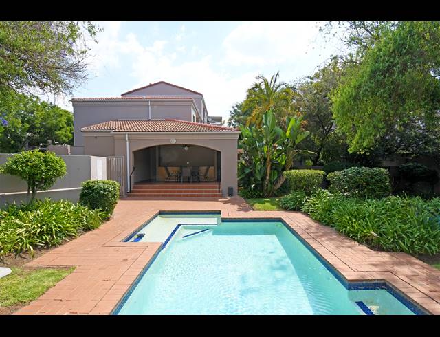 1 BEDROOM APARTMENT FOR SALE IN OAKLANDS